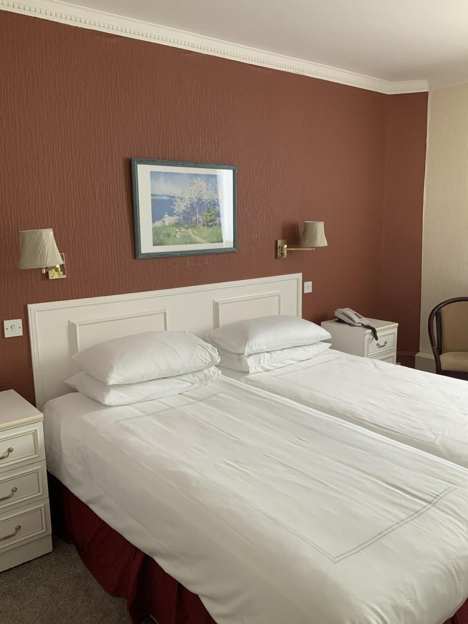 Marina Metro Hotel Saint Helier Room photo