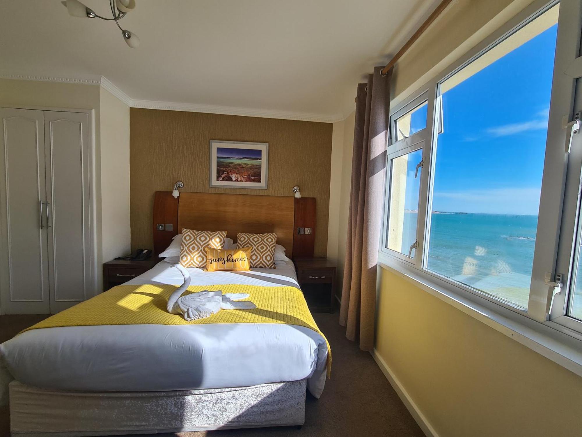 Marina Metro Hotel Saint Helier Room photo